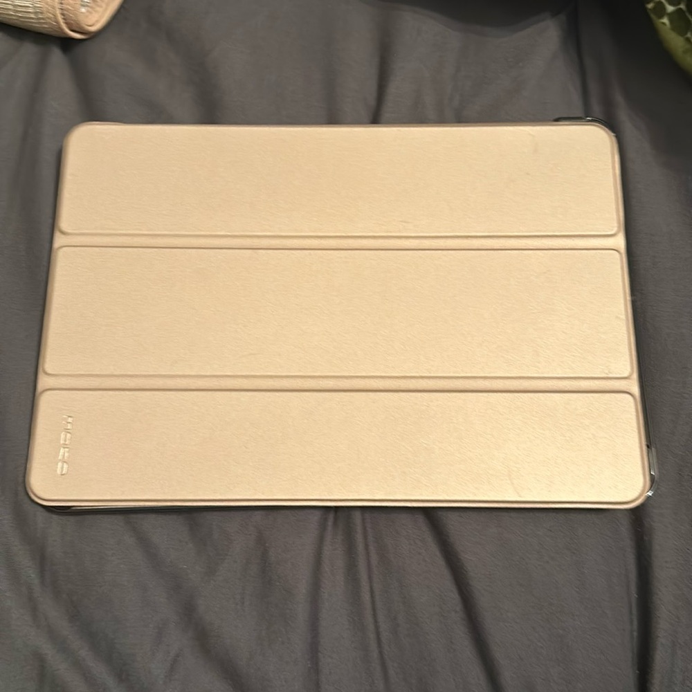 NWOT IPad Case for 10.2 inch iPad